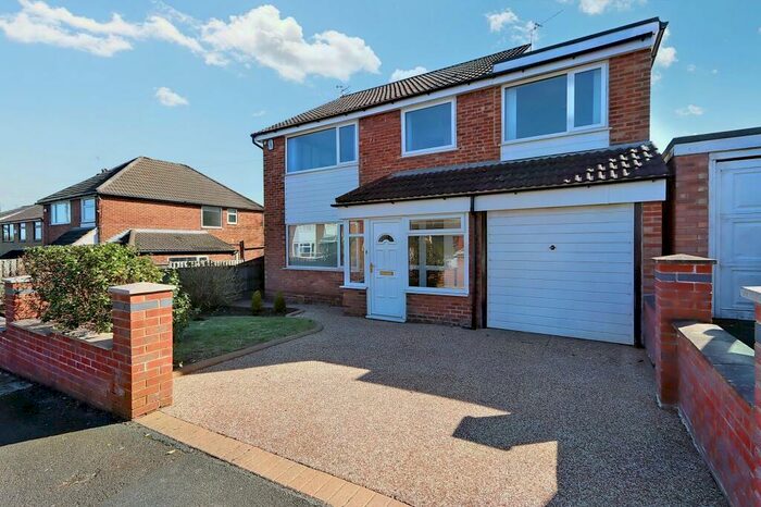 4 Bedroom Detached House To Rent In Cartmel Close, Bury, BL9