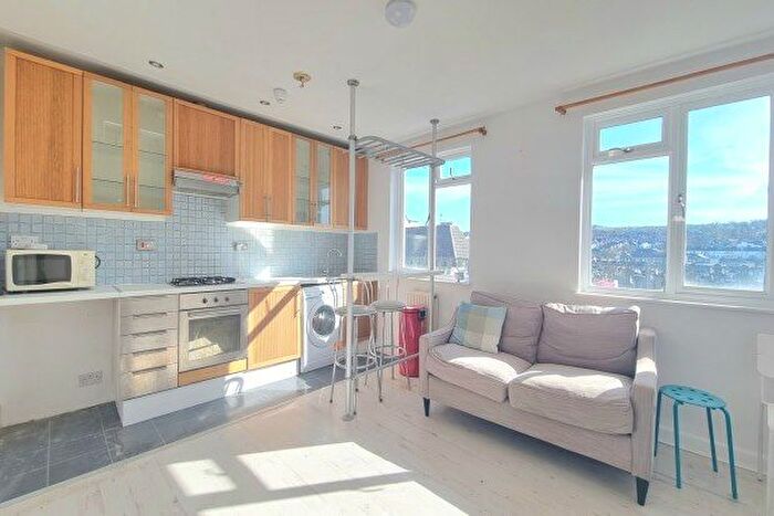 2 Bedroom Property To Rent In Roundhill Crescent, Brighton, BN2