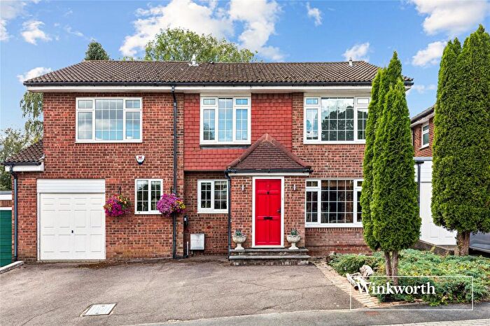 5 Bedroom Detached House For Sale In Rockways, Arkley, EN5