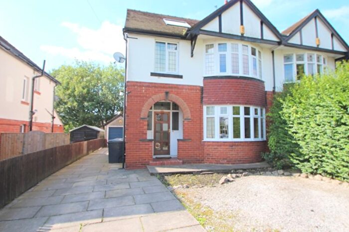 6 Bedroom Semi-Detached House To Rent In St Chads Drive, Headingley, Leeds, LS6