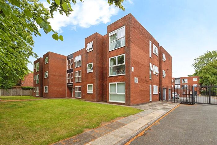 2 Bedroom Flat For Sale In Slade Lane, Manchester, Greater Manchester, M19