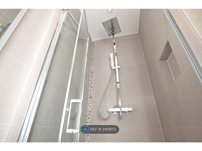 1 Bedroom Flat To Rent In High Road, London, N2