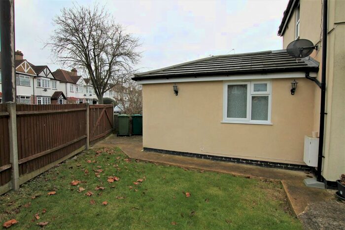1 Bedroom Property To Rent In Petersfield Road, Staines, TW18