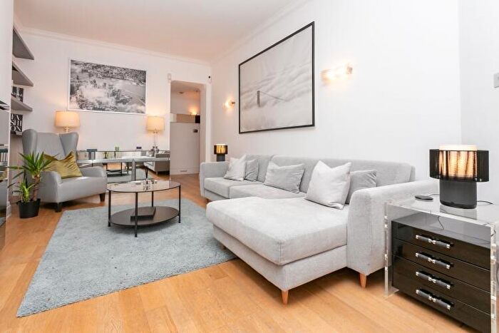 2 Bedroom Apartment To Rent In Drayton Gardens London, SW10