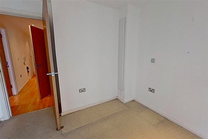 1 Bedroom Flat For Sale In Millharbour, London, E14
