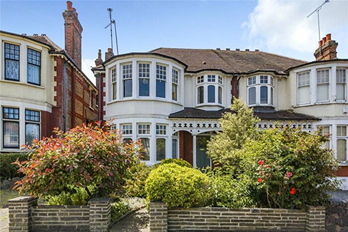 2 Bedroom Flat For Sale In Fox Lane, Palmers Green, London, N13