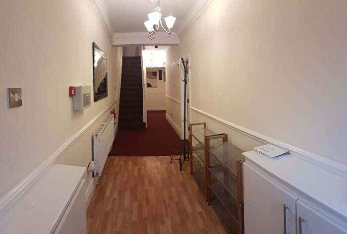 9 Bedroom Terraced House To Rent In Kingswood Road, Fallowfield, M14