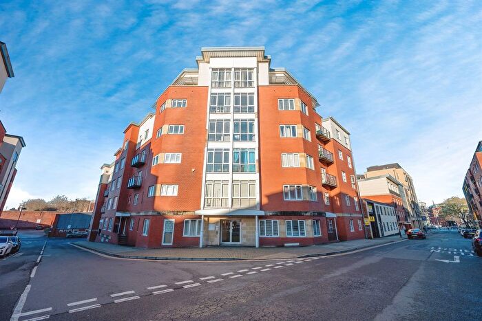 2 Bedroom Flat For Sale In Townsend Way, Birmingham, B1