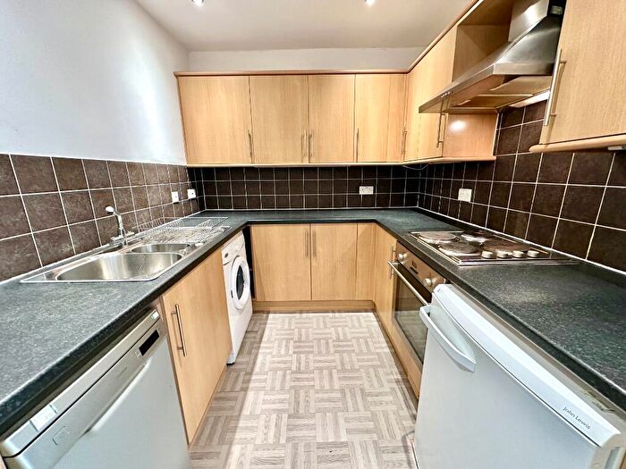 2 Bedroom Flat To Rent In Bonhill Road, Dumbarton, West Dunbartonshire, G82