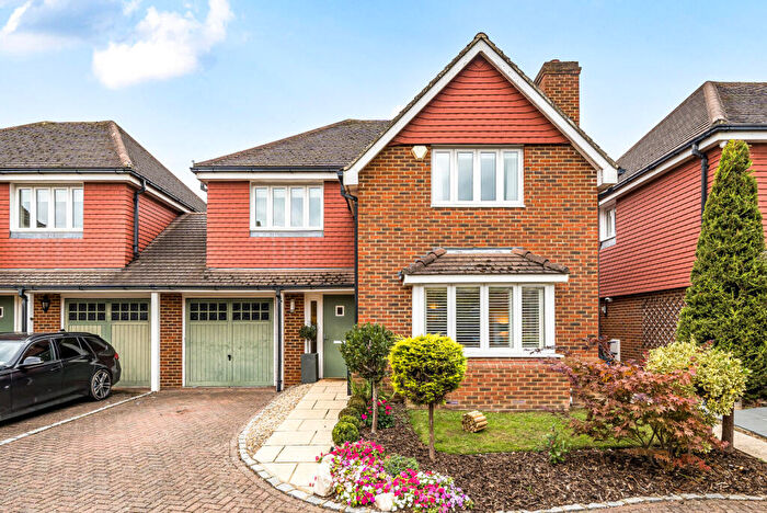 4 Bedroom Link Detached House For Sale In Church Road, Byfleet, KT14