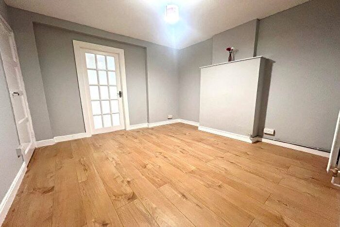 1 Bedroom Terraced House To Rent In Keir Hardie Way, Barking, IG11