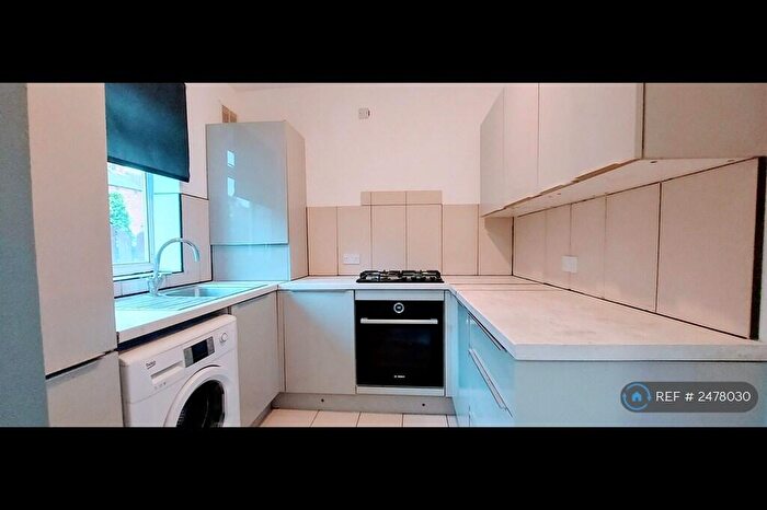 3 Bedroom End Of Terrace House To Rent In Belmont Street, Mexborough, S64