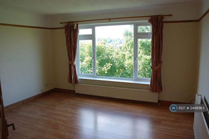 2 Bedroom Flat To Rent In Somerset Road, New Barnet, Barnet, EN5