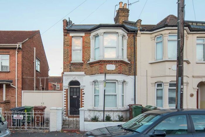 3 Bedroom Terraced House To Rent In Thorpe Road, Walthamstow, E17