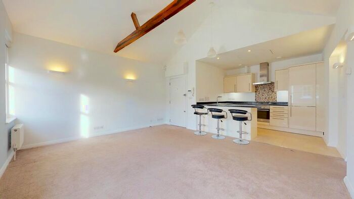 2 Bedroom Flat To Rent In Queens Road, Twickenham TW1