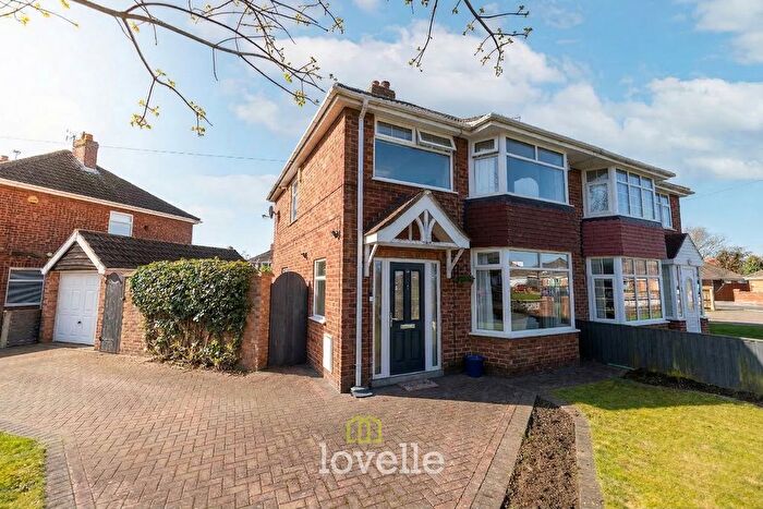 3 Bedroom Semi-Detached House For Sale In Brookfield Road, Scartho, Grimsby, DN33