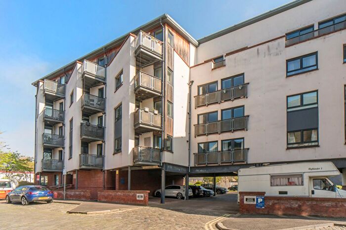 2 Bedroom Flat For Sale In / East Cromwell Street, Leith, Edinburgh, EH6