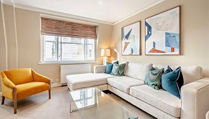 2 Bedroom Flat To Rent In Hill Street, London, W1J