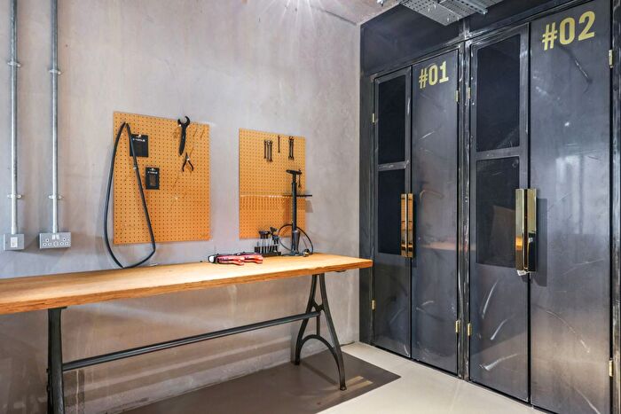 1 Bedroom Flat To Rent In The Lansdowne, Hagley Road, Birmingham, B16