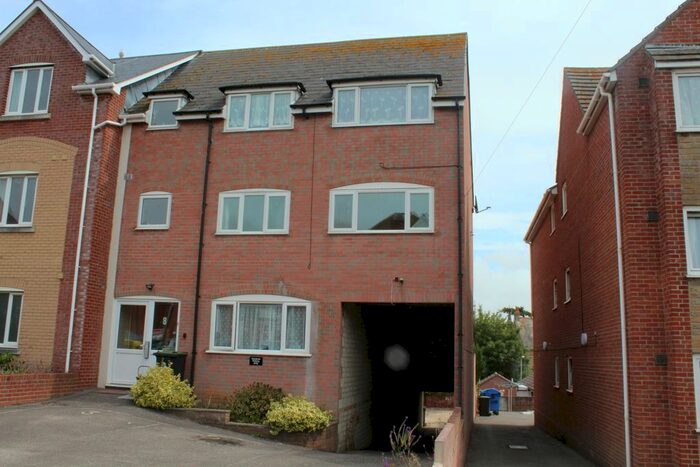 1 Bedroom Flat To Rent In Kirtleton Avenue, Weymouth DT4