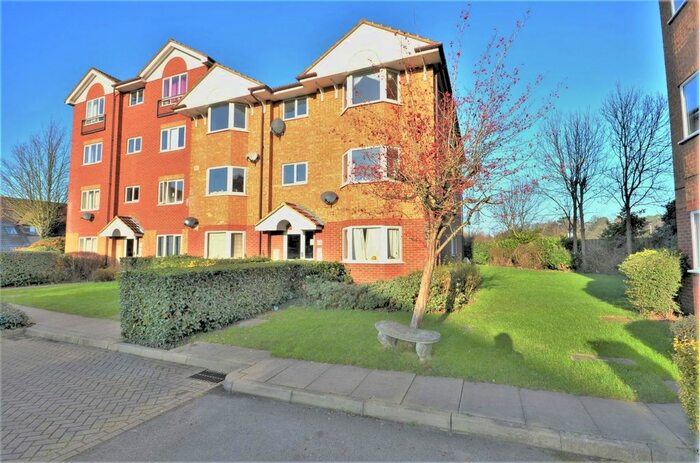 2 Bedroom Flat To Rent In Varsity Drive, Twickenham, TW1