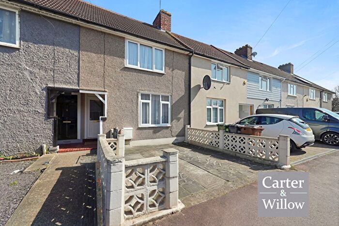 3 Bedroom Terraced House For Sale In Hunters Hall Road, Dagenham, RM10