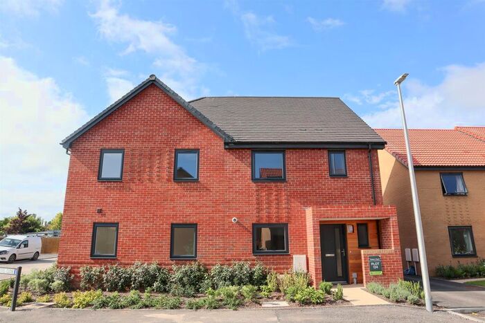 3 Bedroom Property To Rent In Squirrel Close, Yatton, Bristol, BS49