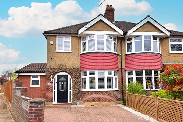 3 Bedroom Semi-Detached House For Sale In Hillingdon Road, Watford, WD25