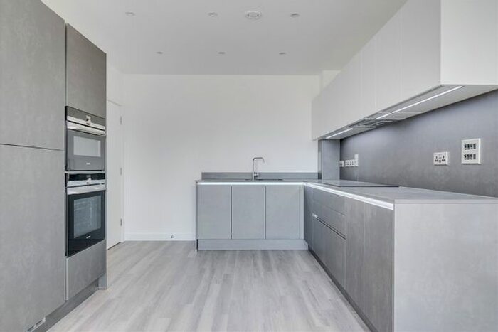 1 Bedroom Flat To Rent In Wilde House, Avenue Road, W3