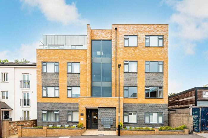 2 Bedroom Flat For Sale In Montague Road, Central Croydon, Croydon, CR0