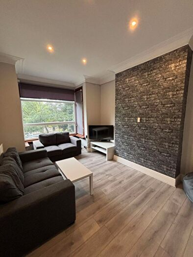 4 Bedroom Semi-Detached House To Rent In High Cliffe, Leeds, LS4