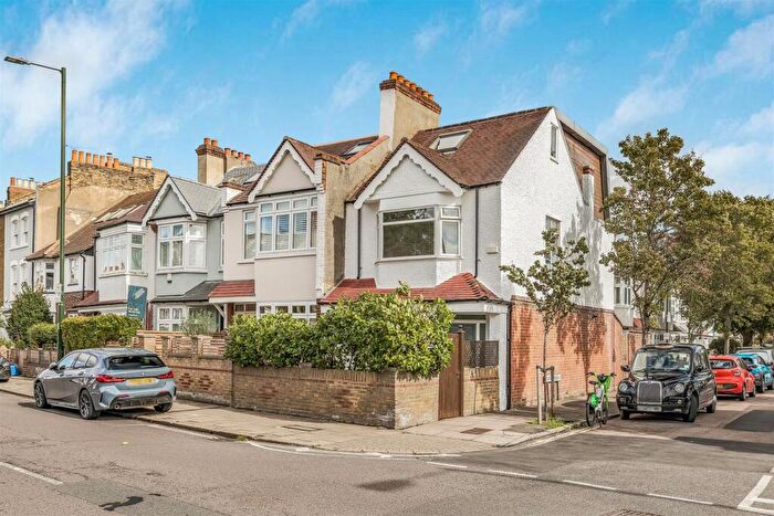3 Bedroom End Of Terrace House For Sale In White Hart Lane, Barnes, London, SW13