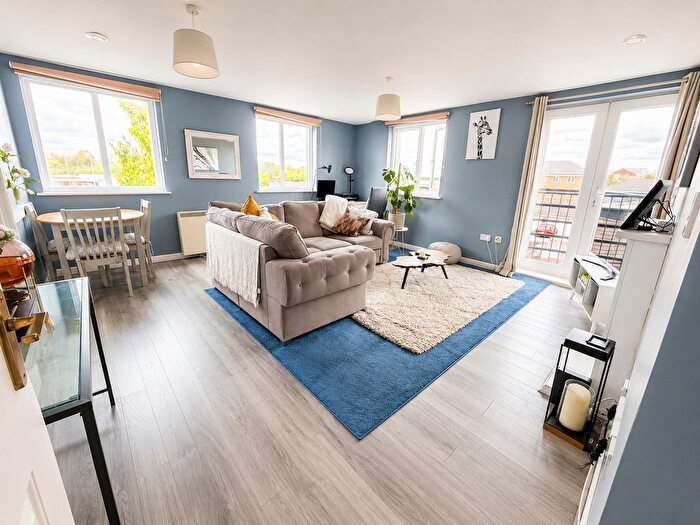2 Bedroom Flat For Sale In Saltash Road, Swindon, SN2