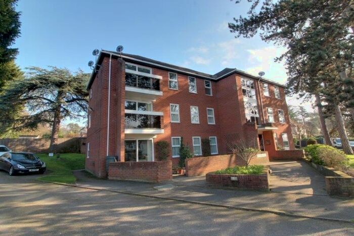 2 Bedroom Flat To Rent In Graham Avenue, Ipswich, IP1
