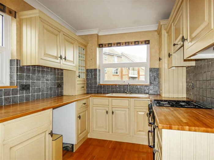 2 Bedroom Apartment To Rent In The Gilberts, Rustington, BN16