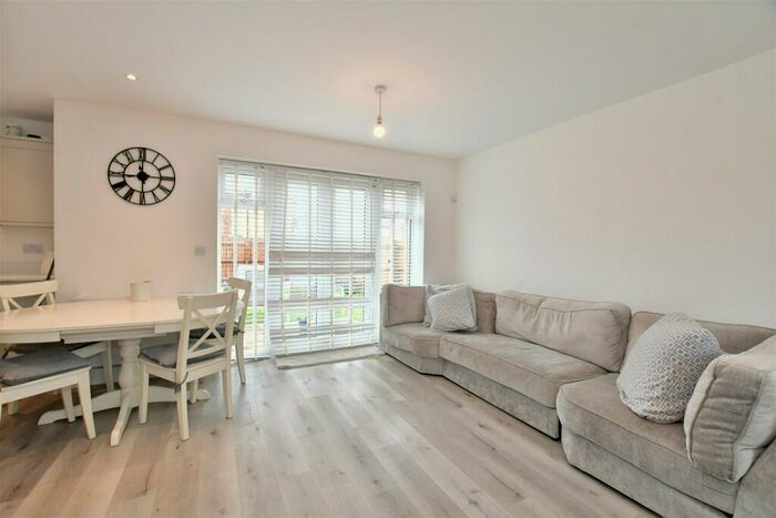 3 Bedroom Detached House For Sale In Highfield Close, Hastingwood, Harlow, Essex, CM17