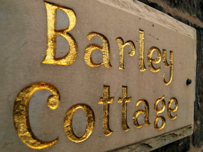 2 Bedroom Cottage To Rent In Bevis Green, Walmersley, Bury, BL9