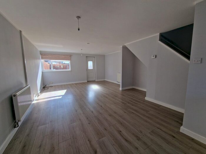 3 Bedroom End Of Terrace House To Rent In Hunsley Avenue, Hull, Yorkshire, HU5