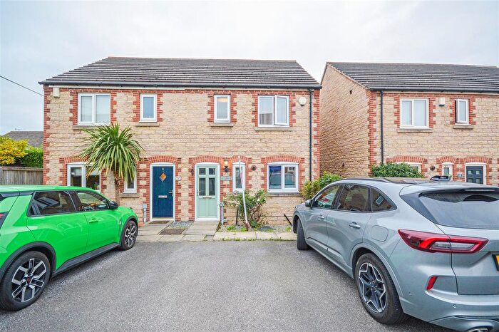 3 Bedroom Semi Detached House For Sale In Paddock Close, Ackworth, Pontefract, WF7