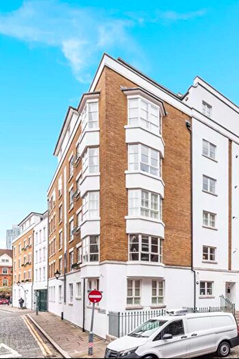 2 Bedroom Apartment To Rent In Linnell House, Folgate Street, London, E1