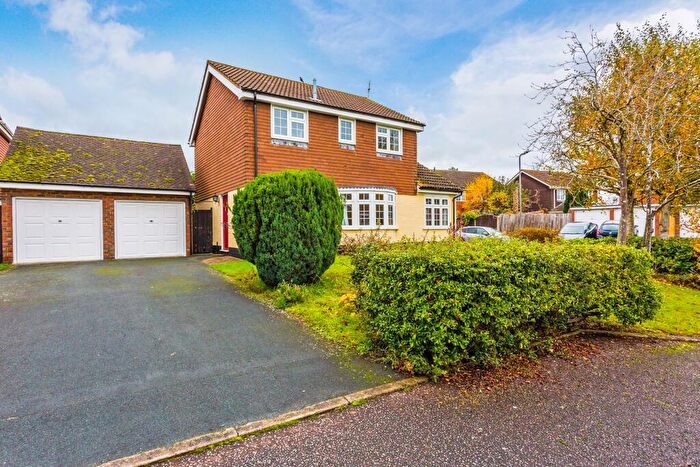 4 Bedroom Detached House To Rent In Sandy Close, Buckingham, MK18