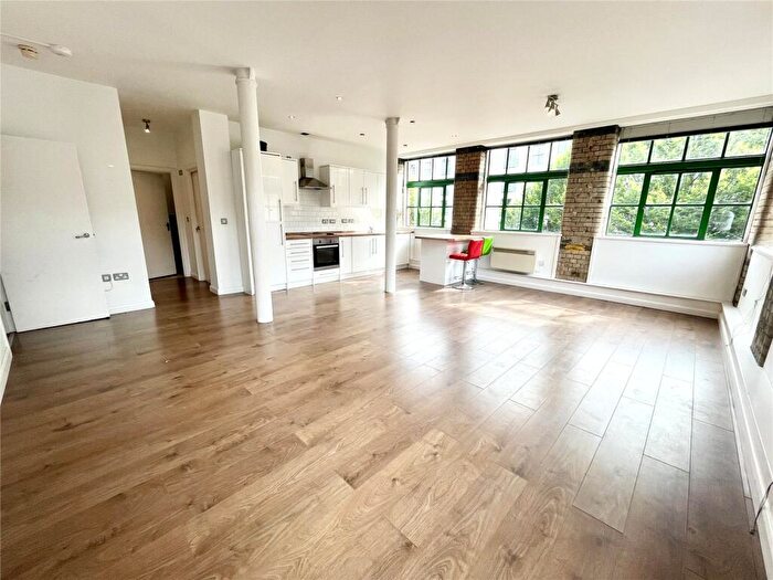 3 Bedroom Apartment To Rent In Redcliffe, The Atrium, BS1