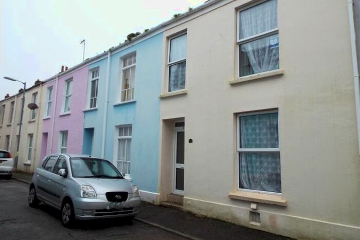 3 Bedroom Property To Rent In Raleigh Place, Falmouth, TR11