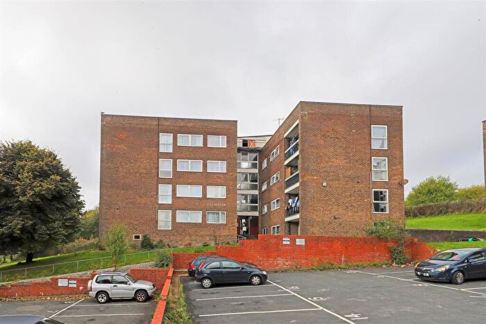 2 Bedroom Apartment To Rent In Swanborough Drive, Brighton, BN2