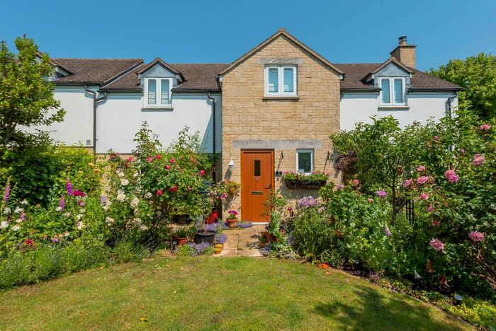 3 Bedroom Semi-Detached House For Sale In Sutton Lane, Sutton, OX29