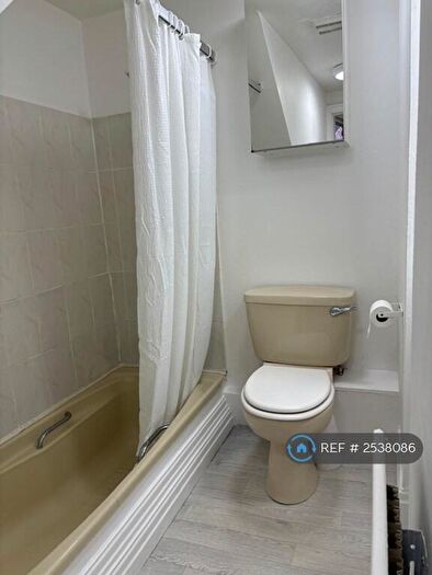 1 Bedroom Flat To Rent In Northen Grove, Manchester, M20