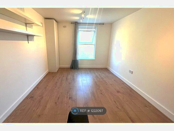 1 Bedroom Flat To Rent In Kyverdale Rd, London N16
