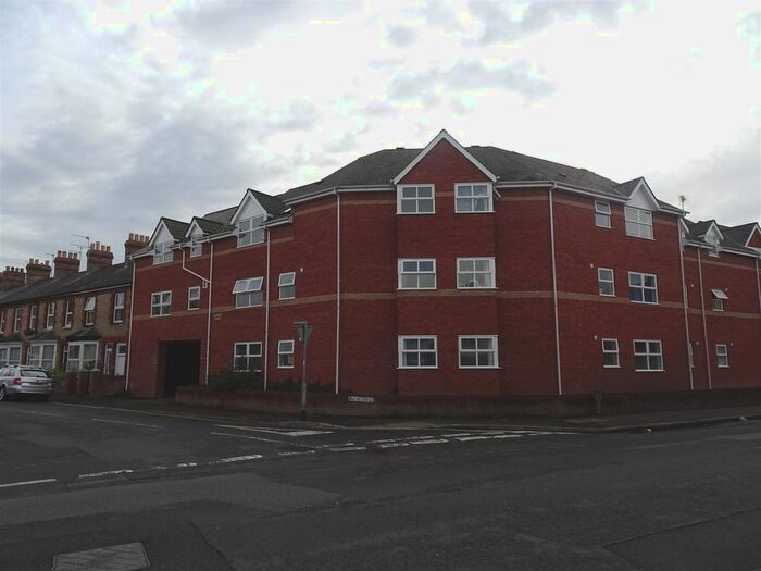 1 Bedroom Flat To Rent In Winchester Street, Taunton, TA1