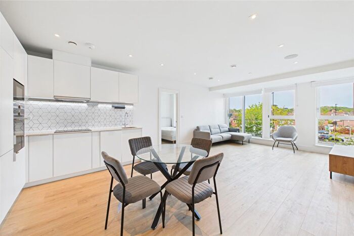 2 Bedroom Flat To Rent In Coombe Hill House, London, SW20