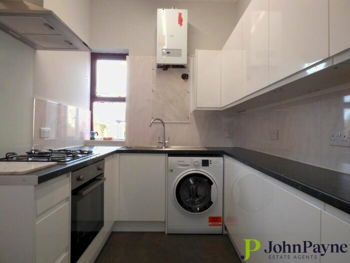 3 Bedroom Apartment To Rent In Berkeley Road South, Earlsdon, Coventry, West Midlands, CV5